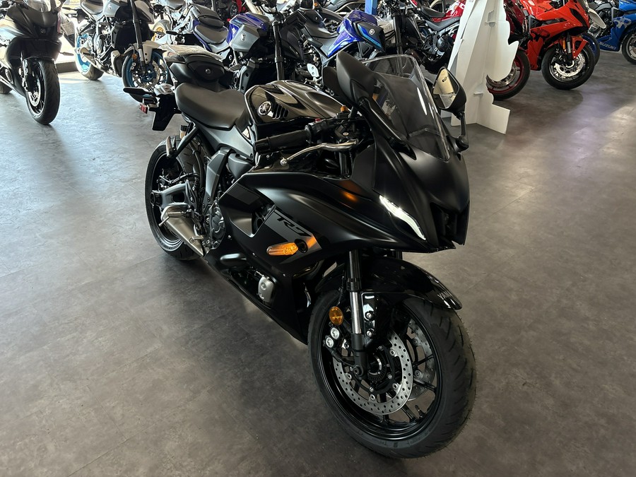 2025 Yamaha YZF-R7