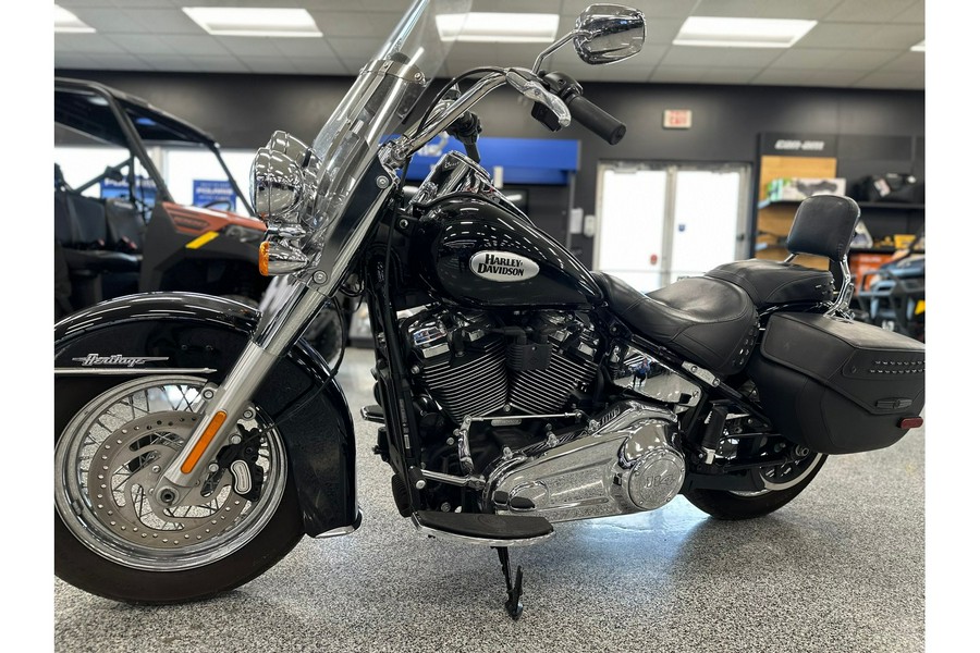 2022 Harley-Davidson® Heritage Classic 114