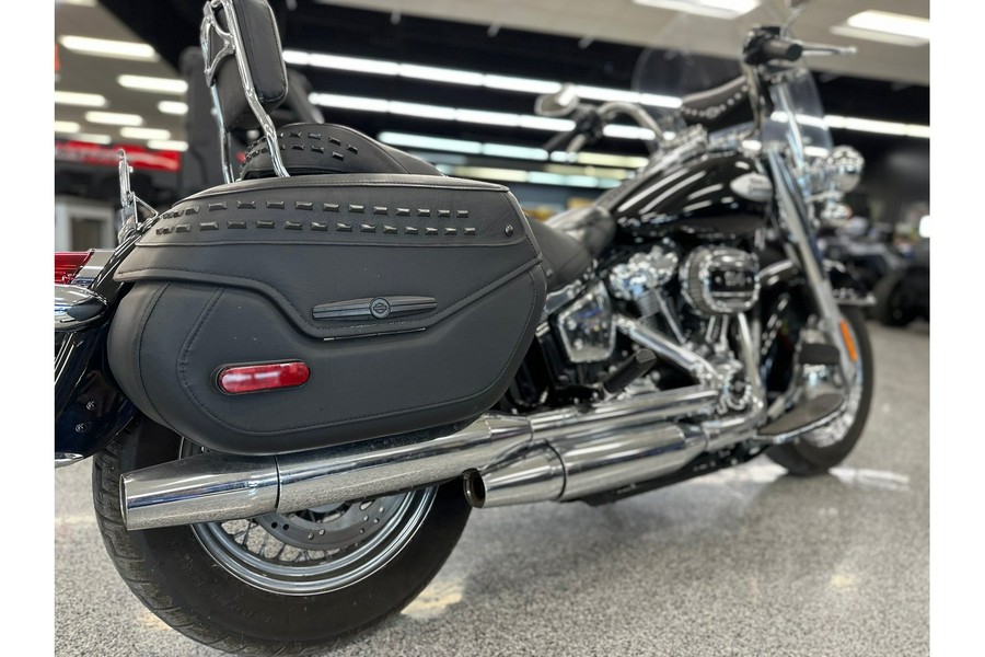 2022 Harley-Davidson® Heritage Classic 114
