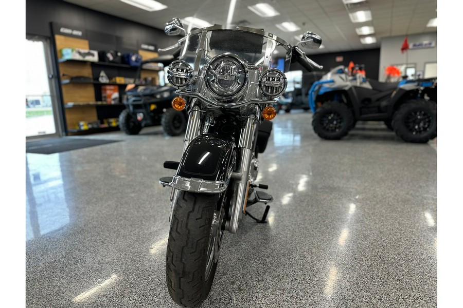 2022 Harley-Davidson® Heritage Classic 114