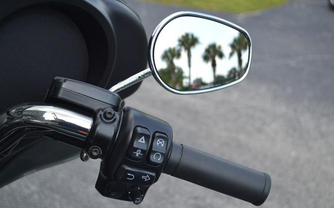 2024 Harley-Davidson® Tri Glide® Ultra - FLHTCUTG