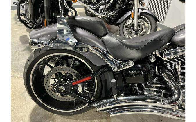 2015 Harley-Davidson® Softail Breakout