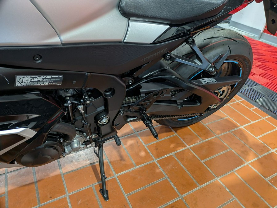 2025 Suzuki GSX-R1000R