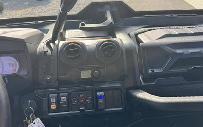 2025 Can-Am Defender MAX Lone Star CAB