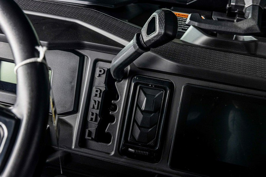 2026 Can-Am Defender Limited HD11