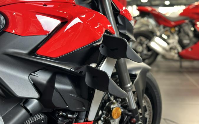 2024 Ducati STREETFIGHTER V2