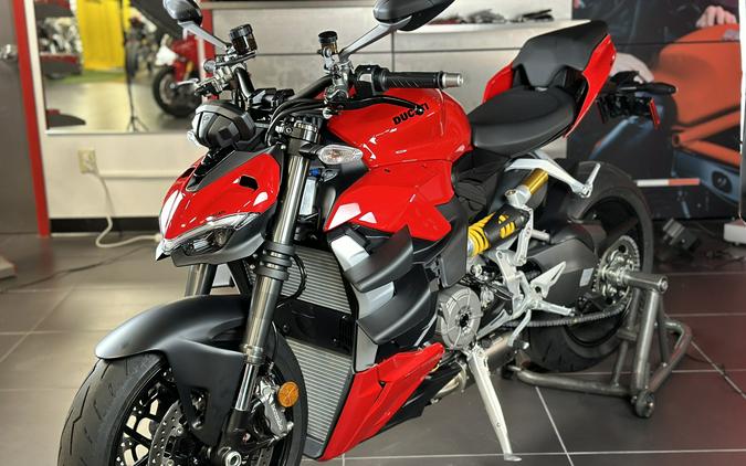 2024 Ducati STREETFIGHTER V2