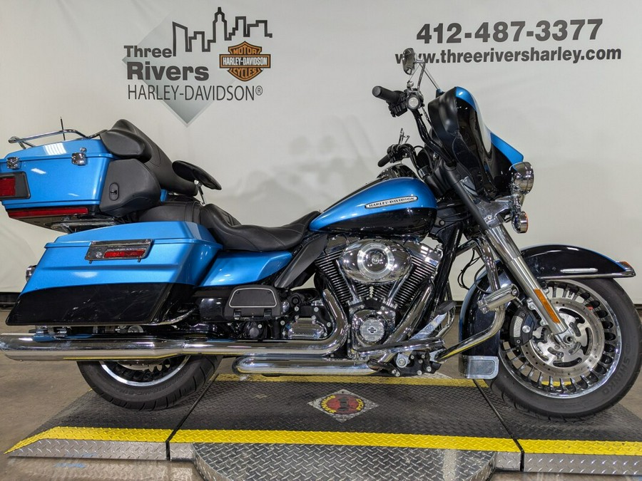 2011 Harley-Davidson Electra Glide Ultra Limited Two-Tone Cool Blue Pearl/Vi