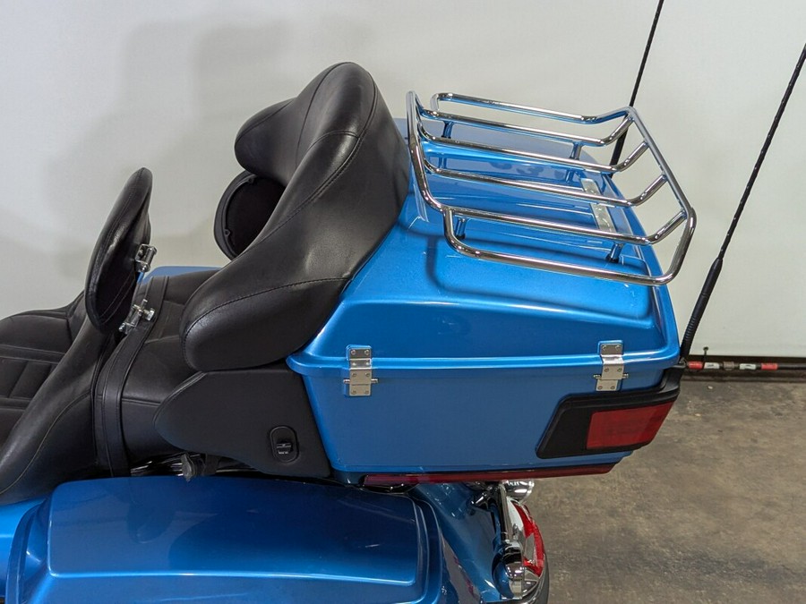 2011 Harley-Davidson Electra Glide Ultra Limited Two-Tone Cool Blue Pearl/Vi