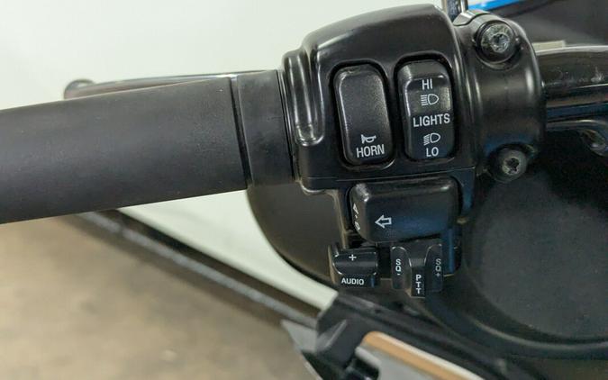 2011 Harley-Davidson Electra Glide Ultra Limited Two-Tone Cool Blue Pearl/Vi