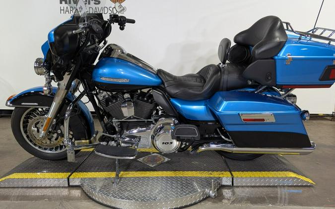 2011 Harley-Davidson Electra Glide Ultra Limited Two-Tone Cool Blue Pearl/Vi