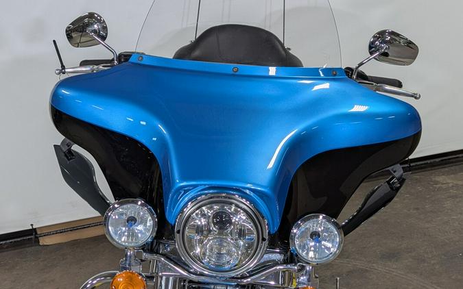 2011 Harley-Davidson Electra Glide Ultra Limited Two-Tone Cool Blue Pearl/Vi