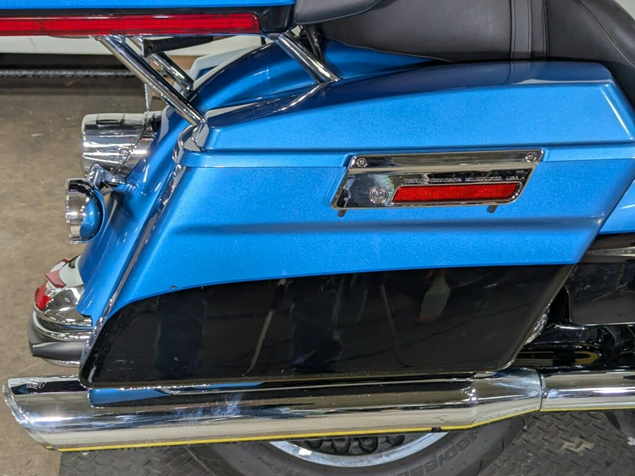 2011 Harley-Davidson Electra Glide Ultra Limited Two-Tone Cool Blue Pearl/Vi