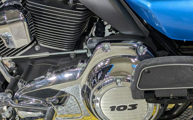 2011 Harley-Davidson Electra Glide Ultra Limited Two-Tone Cool Blue Pearl/Vi