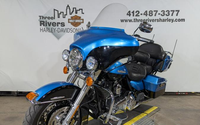 2011 Harley-Davidson Electra Glide Ultra Limited Two-Tone Cool Blue Pearl/Vi