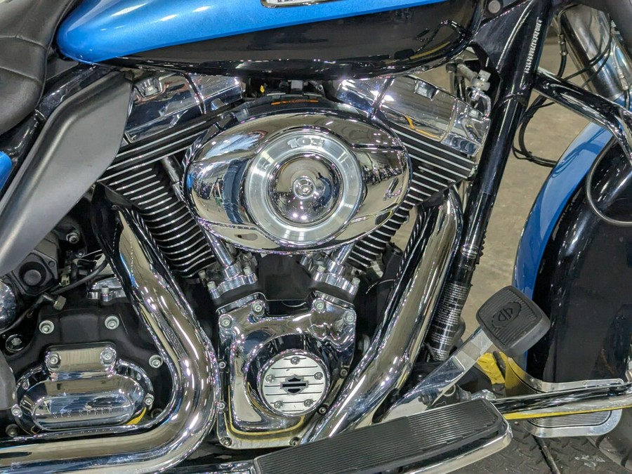 2011 Harley-Davidson Electra Glide Ultra Limited Two-Tone Cool Blue Pearl/Vi