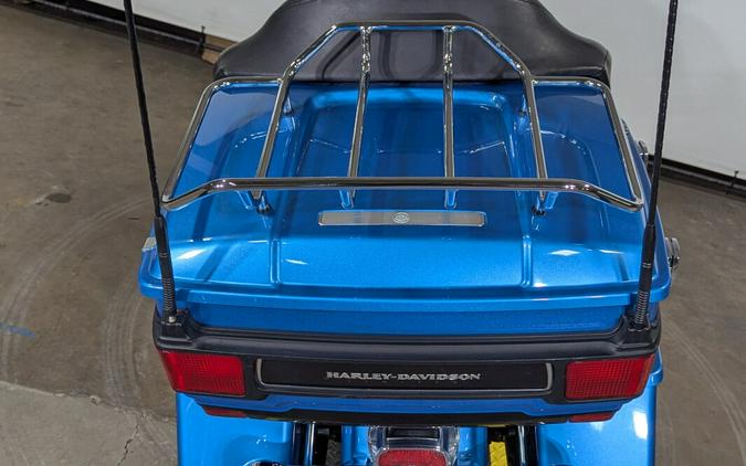 2011 Harley-Davidson Electra Glide Ultra Limited Two-Tone Cool Blue Pearl/Vi