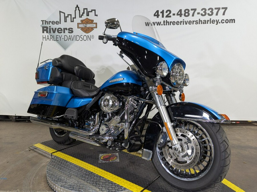 2011 Harley-Davidson Electra Glide Ultra Limited Two-Tone Cool Blue Pearl/Vi