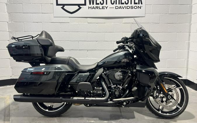 2025 Harley-Davidson® Street Glide® Ultra Iron Horse Metallic / Vivid Black - Black Finish FLHXU