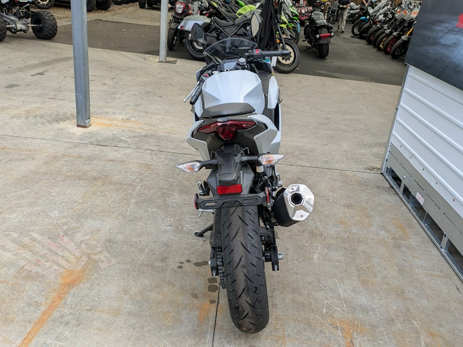 2025 Kawasaki Ninja 500