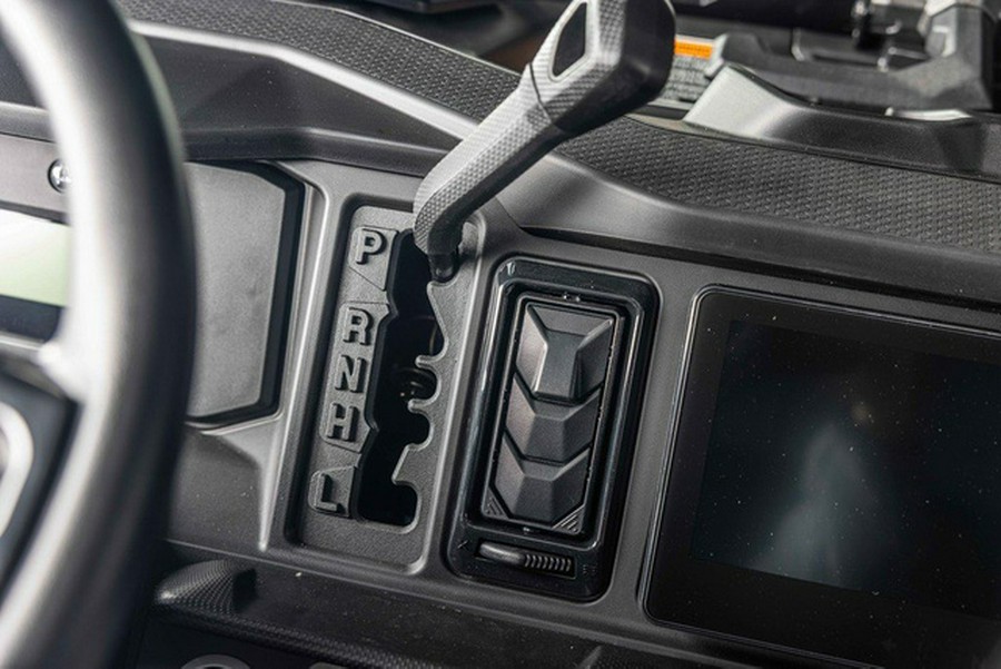 2026 Can-Am Defender MAX Limited HD11