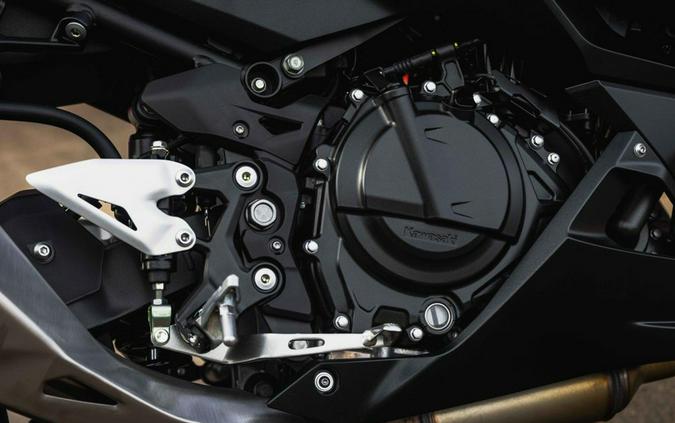 2026 Kawasaki Ninja® 500 Base