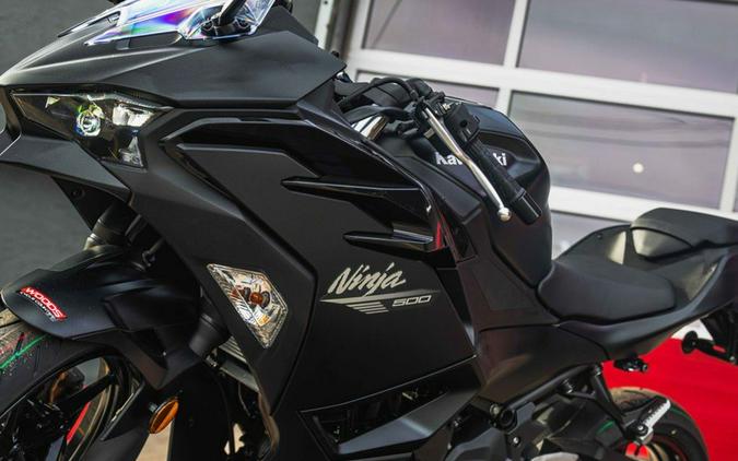 2026 Kawasaki Ninja® 500 Base