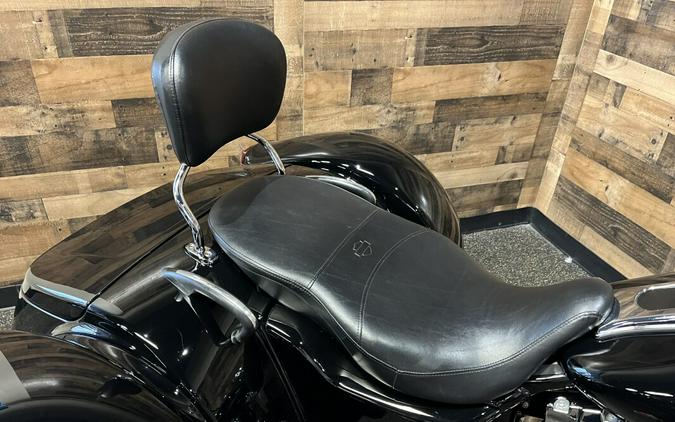 2015 Harley-Davidson® Freewheeler™ Vivid Black FLRT