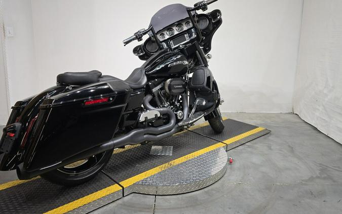 FLHXSE 2016 CVO™ Street Glide®