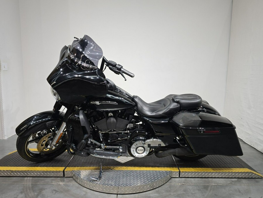 FLHXSE 2016 CVO™ Street Glide®