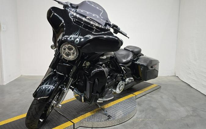 FLHXSE 2016 CVO™ Street Glide®