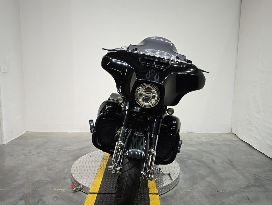 FLHXSE 2016 CVO™ Street Glide®