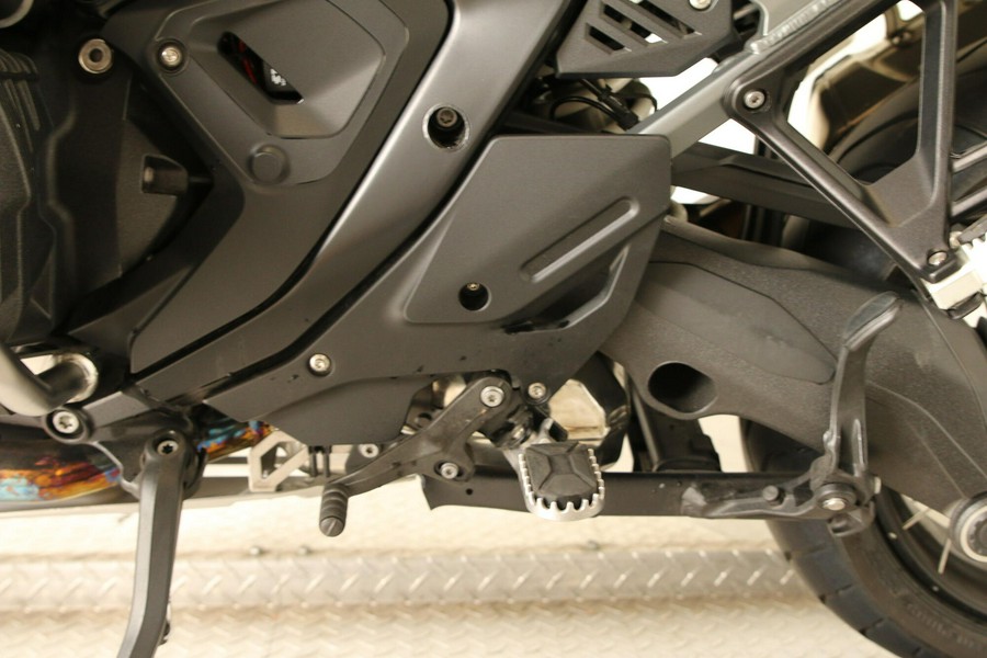 2025 BMW Motorrad R 1300 GS Adventure