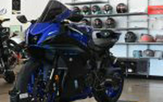 2023 Yamaha R7