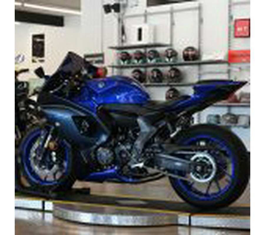 2023 Yamaha R7