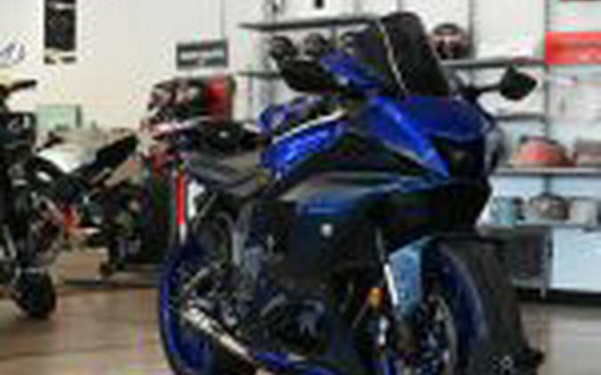 2023 Yamaha R7