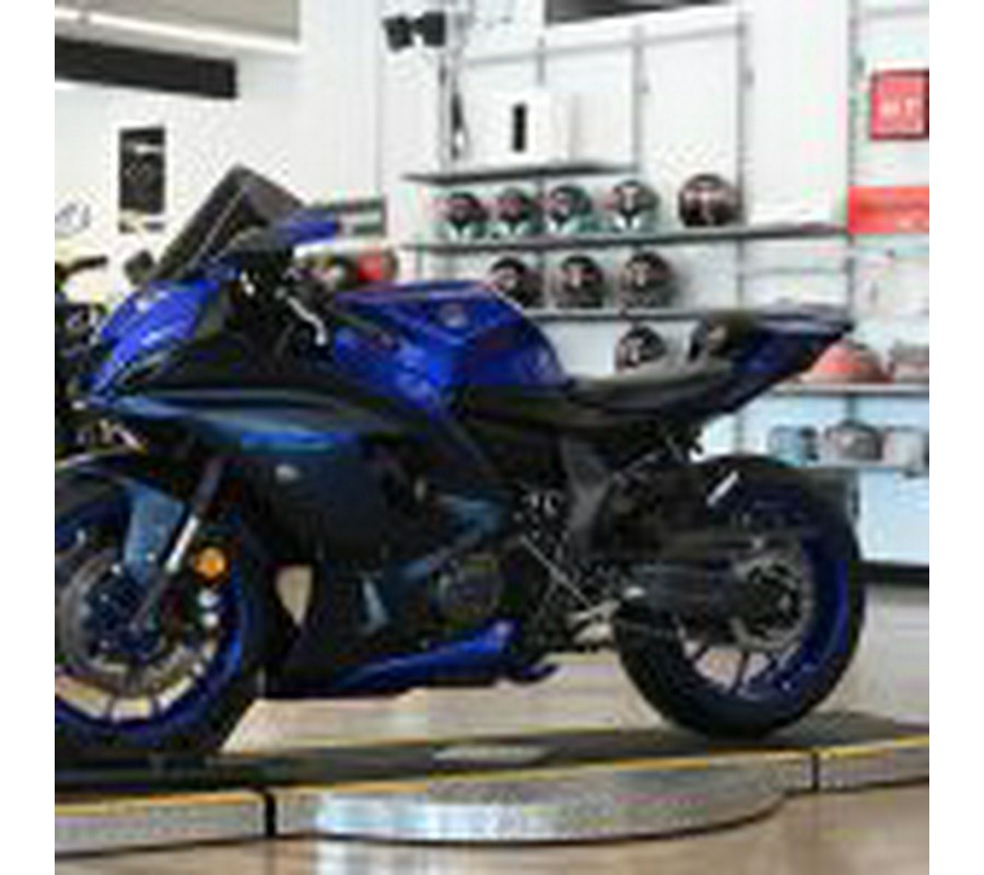 2023 Yamaha R7