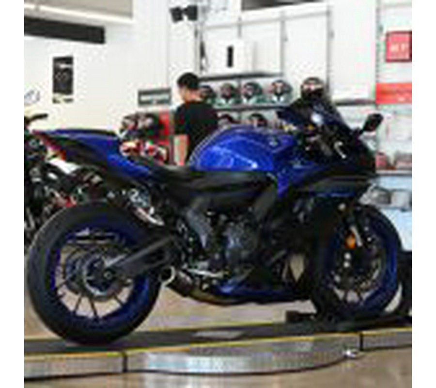 2023 Yamaha R7