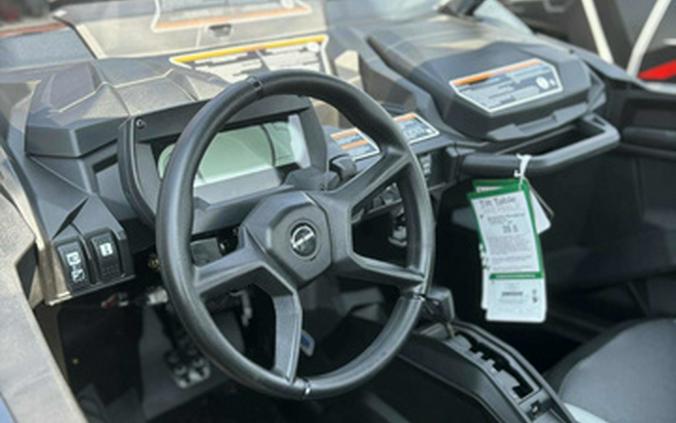 2025 Can-Am Commander XT 700