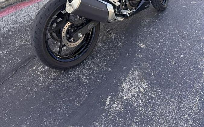 2025 Kawasaki Ninja® 500 ABS