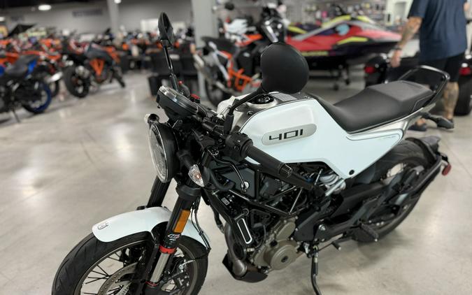 2022 Husqvarna SVARTPILEN 401