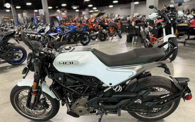 2022 Husqvarna SVARTPILEN 401