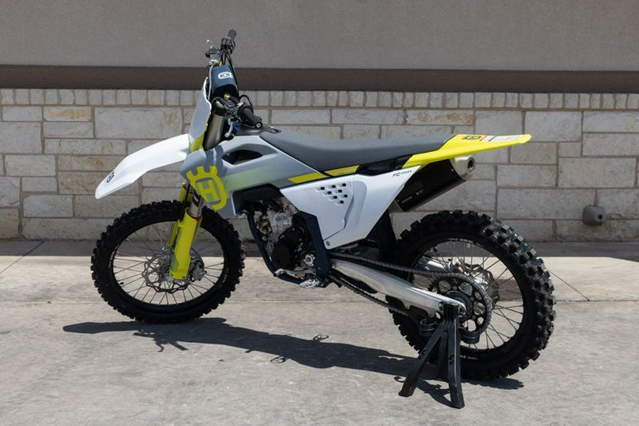 New 2024 HUSQVARNA FC 250 WHITE