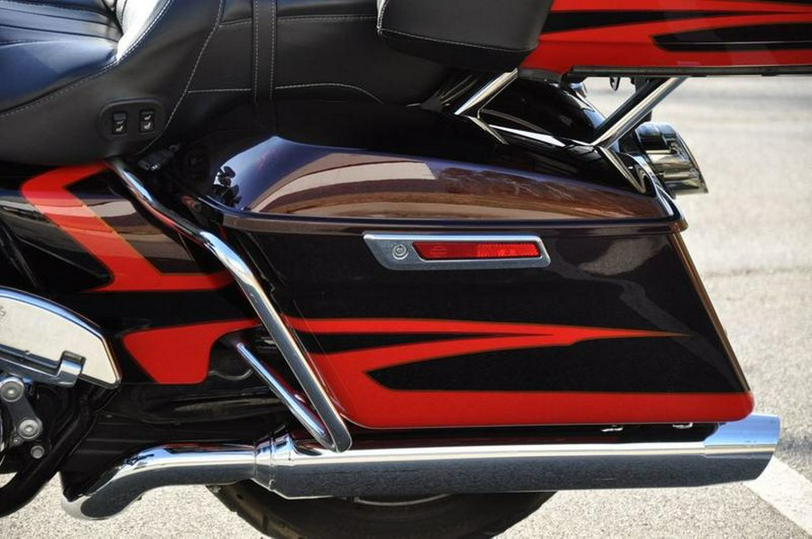 2017 Harley-Davidson® FLHTKSE - CVO™ Limited