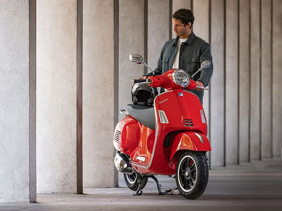 2024 Vespa GTS Super 300