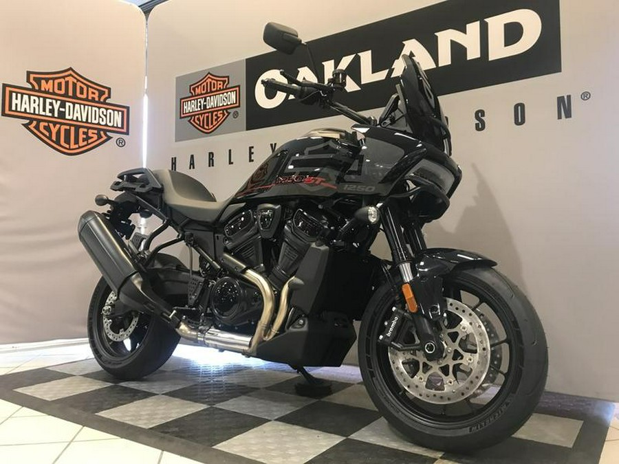 2025 Harley-Davidson® RA1250ST - Pan America® 1250 ST