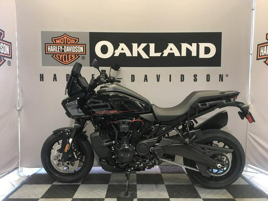 2025 Harley-Davidson® RA1250ST - Pan America® 1250 ST