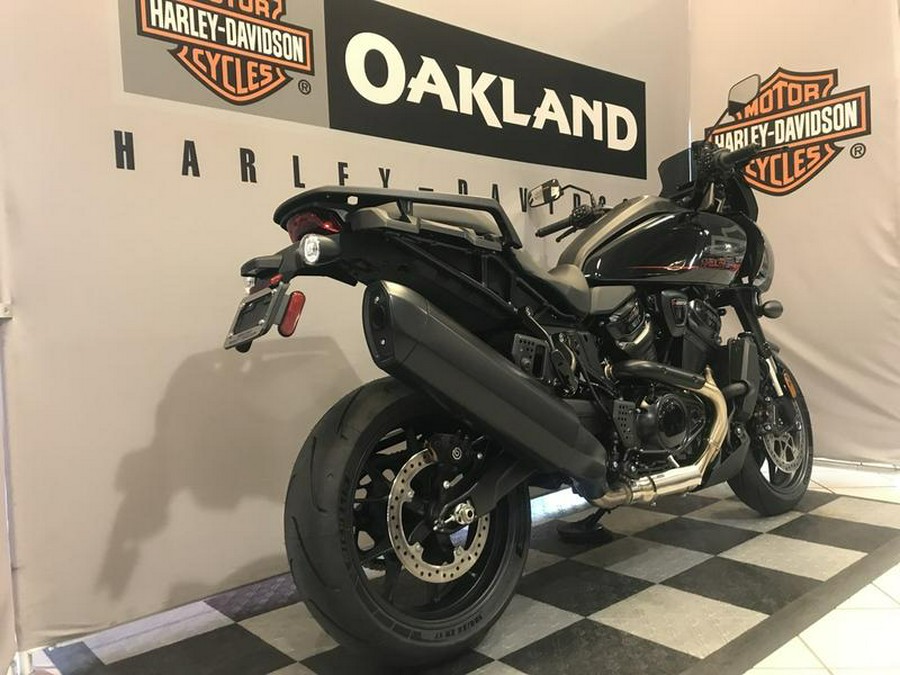 2025 Harley-Davidson® RA1250ST - Pan America® 1250 ST