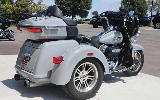 2024 Harley-Davidson Tri Glide Ultra (FLHTCUTG)