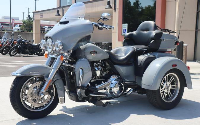 2024 Harley-Davidson Tri Glide Ultra (FLHTCUTG)